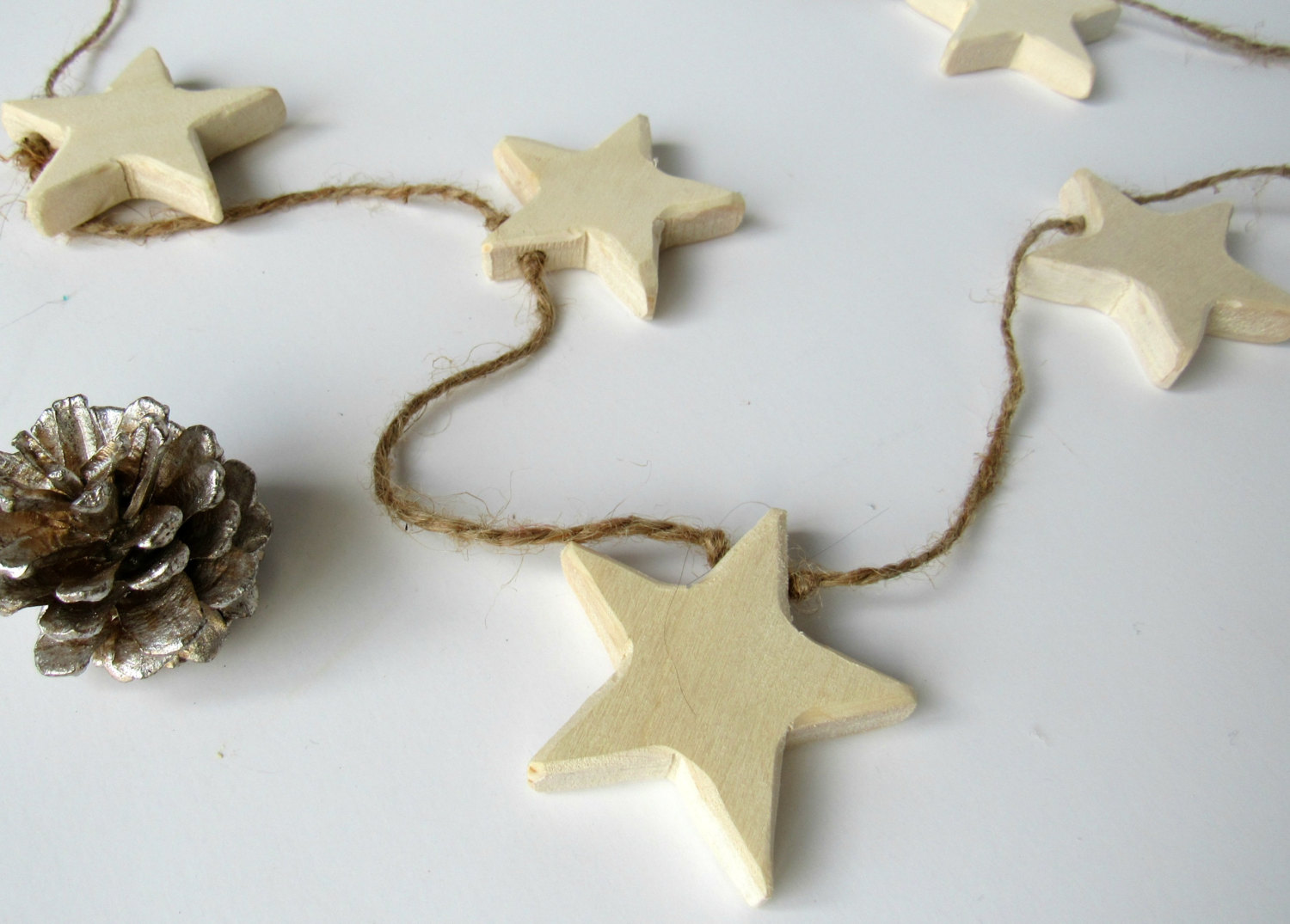 Michigan Gift Idea: Handmade Home Decor From Wood By Al // Featured - Wooden Star Twine Garland (via Wading in Big Shoes)