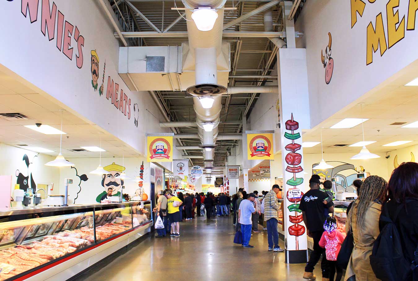 "Come Hungry, Leave Happy" Tour Showcases Best Of Detroit's Eastern Market | via Wading in Big Shoes