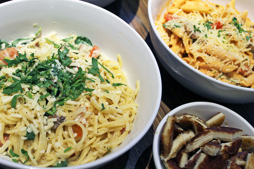 Alfredo MontAmore and Penne Rosa at Noodles & Company: 14 Popular Menu Items Worth Trying (via Wading in Big Shoes)