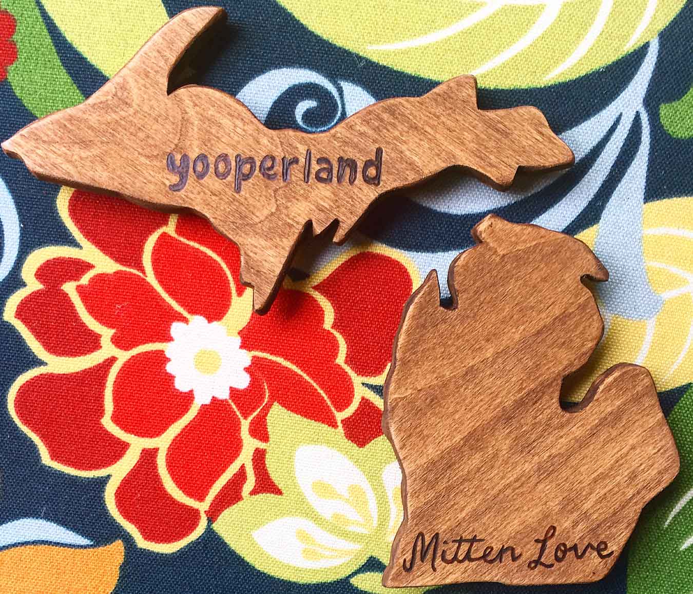 Michigan Gift Idea: Handmade Home Decor From Wood By Al // Featured: Handcrafted, wood Michigan magnets (upper peninsula and mitten).(via Wading in Big Shoes)
