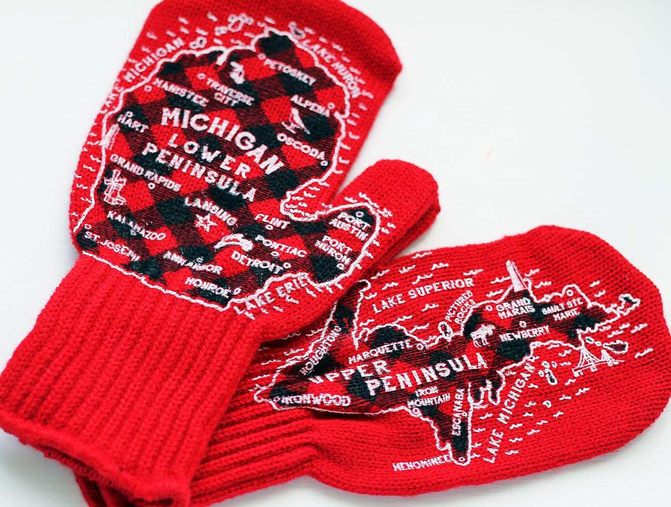Limited Edition Hunter's Plaid Mittens // 4 Fun Gift Ideas From Michigan Mittens  (via Wading in Big Shoes)
