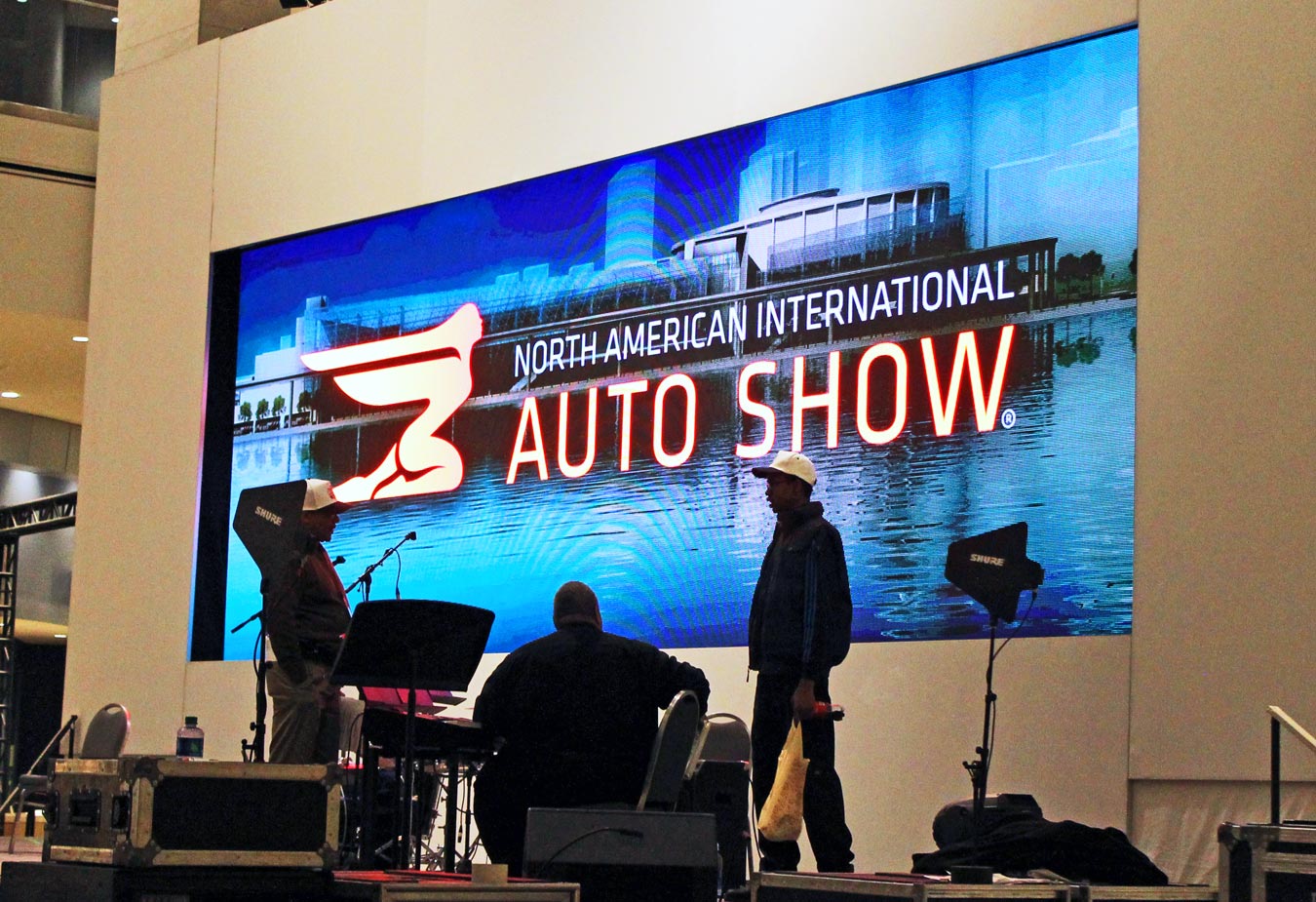 Detroit Auto Show 2017: NAIAS Press Preview With SheBuysCars (+Enter To Win Tickets) | via Wading in Big Shoes