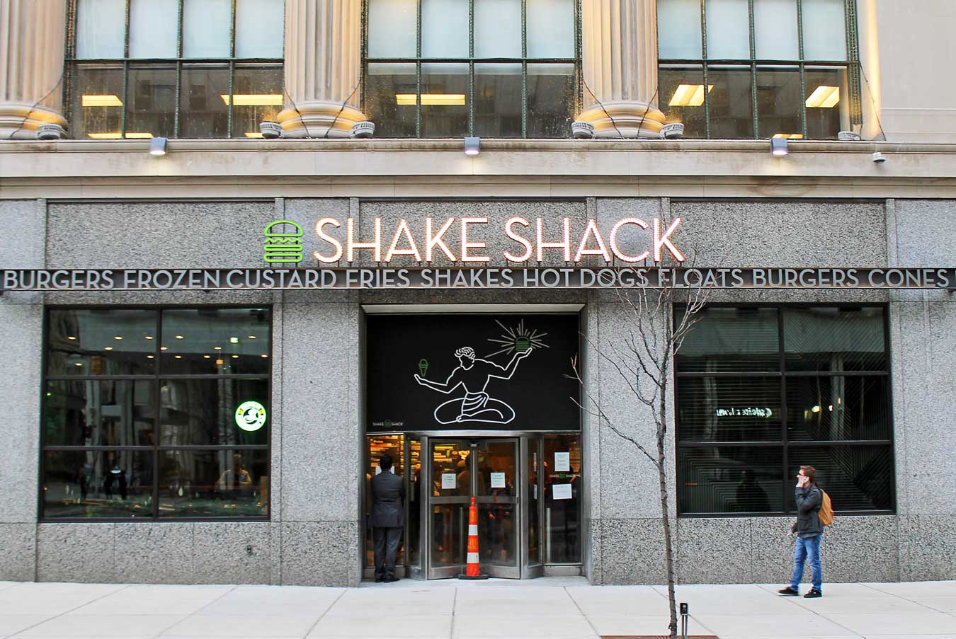 Shake Shack Detroit Might Be Your New Favorite Burger Spot /// - From sandwiches, fries, and shakes to local flavors and an awesome location, learn why long-time fans and newbies alike are sure to love the new Shake Shack in Downtown Detroit, Michigan. /// via Wading in Big Shoes