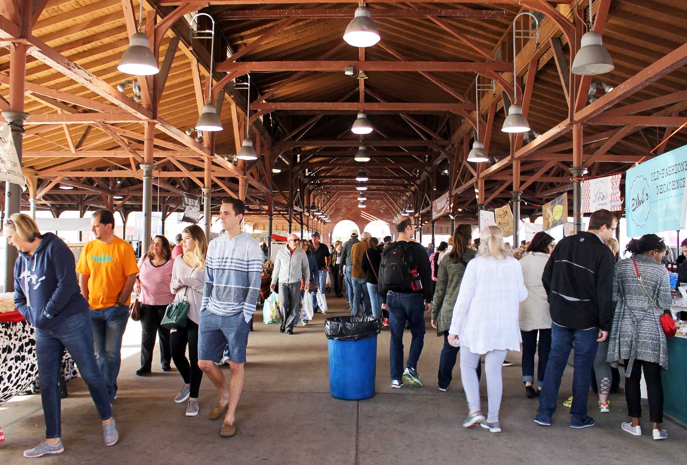 Come Hungry, Leave Happy Tour Showcases Best Of Detroit's Eastern Market | via Wading in Big Shoes