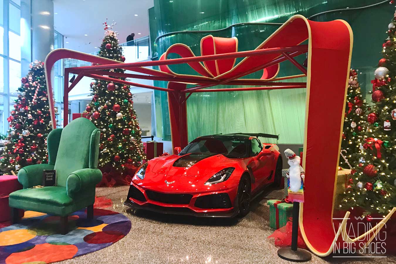 Holiday Headquarters At The GMRENCEN Encourages Detroiters To Shop Local | via Wading in Big Shoes
